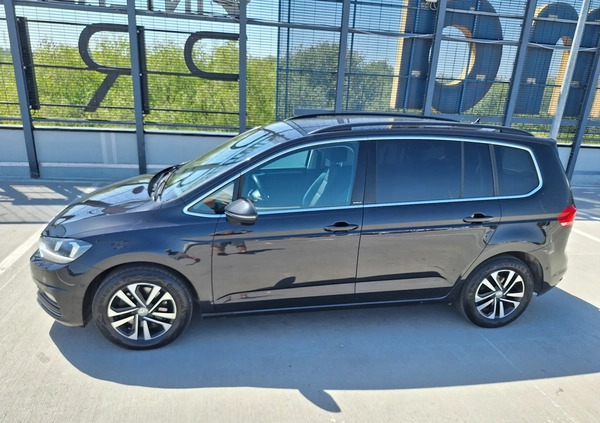 Volkswagen Touran cena 69900 przebieg: 227784, rok produkcji 2019 z Wrocław małe 781